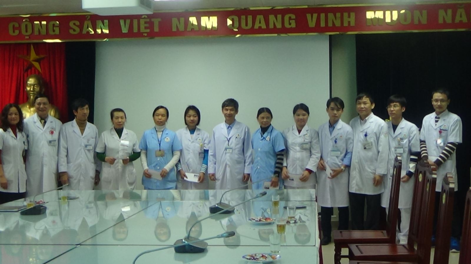 79king12 Bệnh viện đa khoa tỉnh Bắc Ninh tổ chức gặp mặt và tặng quà các gia đình có hoàn cảnh khó khăn nhân dịp Tết nguyên đán Đinh Dậu 2017 